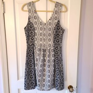 Summer dress black and white